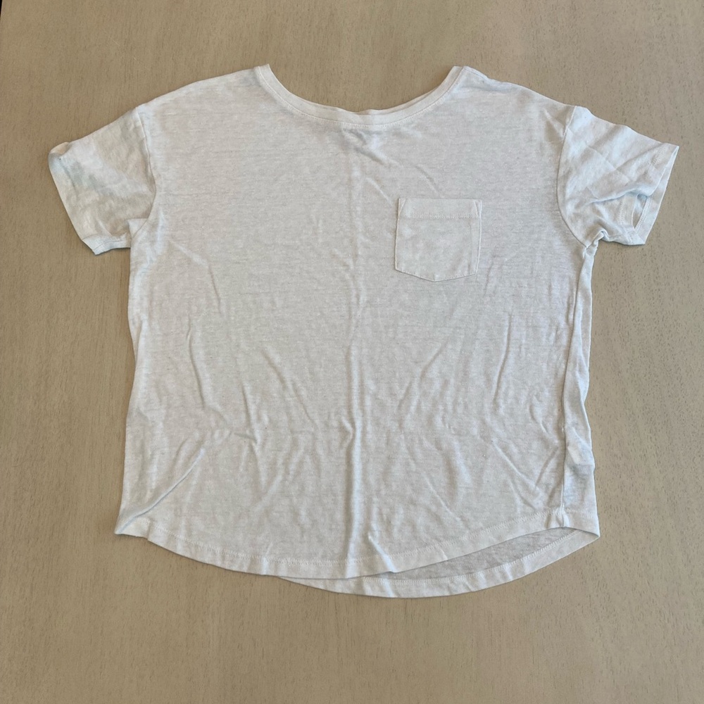 White T-shirt with pocket